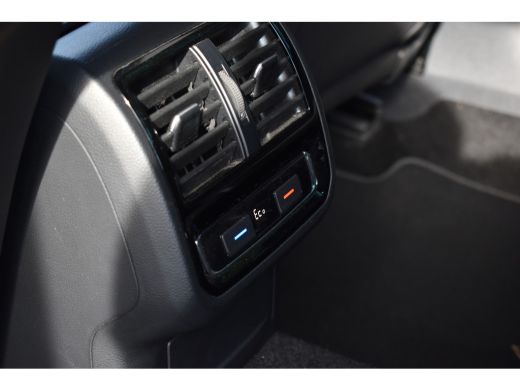 Volkswagen Passat Variant 218PK DSG HYBRID GTE BUSINESS TREKHAAK/IQ-LIGHT/VIRTUAL/LEDER ActivLease financial lease