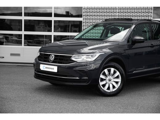 Volkswagen Tiguan 1.4 TSI 245pk eHybrid | Panoramadak | Trekhaak | | Cruise control adaptief | Elektrisch glazen pa... ActivLease financial lease