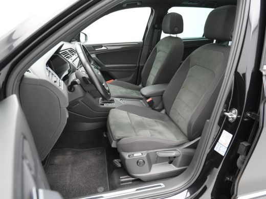 Volkswagen Tiguan 1.5 TSI ACT 150pk DSG Highline R-Line Panorama Camera Trekhaak Keyless Carplay 173 ActivLease financial lease