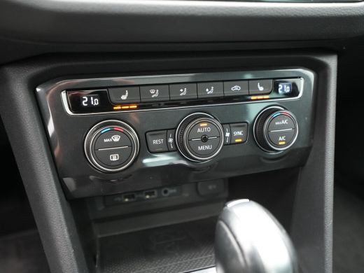 Volkswagen Tiguan 1.5 TSI ACT 150pk DSG Highline R-Line Panorama Camera Trekhaak Keyless Carplay 173 ActivLease financial lease