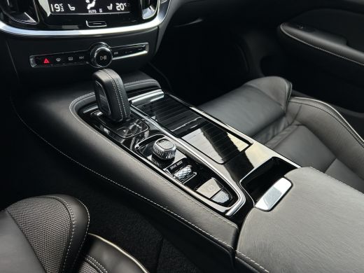 Volvo  S60 2.0 Recharge T6 AWD R-Design | Apple Carplay/Android Auto|telefoonintegratie premium | Cruise con... ActivLease financial lease