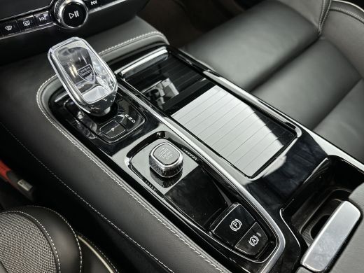 Volvo  V60 T6 Recharge Plus Dark | 18" | Sportstoelen | Harman Kardon | Trekhaak | Elektr. verst. stoelen | ... ActivLease financial lease