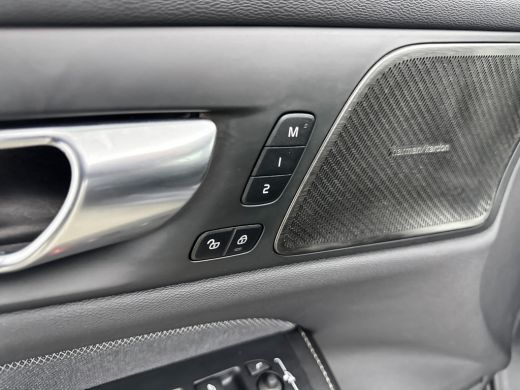 Volvo  V60 T6 Recharge Plus Dark | 18" | Sportstoelen | Harman Kardon | Trekhaak | Elektr. verst. stoelen | ... ActivLease financial lease