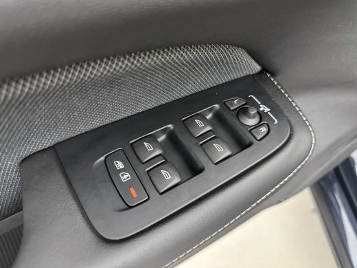 Volvo  V60 T6 Recharge Plus Dark | 18" | Sportstoelen | Harman Kardon | Trekhaak | Elektr. verst. stoelen | ... ActivLease financial lease