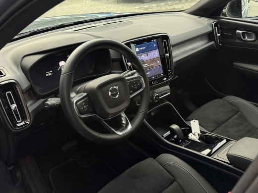 Volvo  XC40 Recharge Ultimate 70 kWh | Audio installatie premium | Cruise control adaptief met Stop&Go en stu... ActivLease financial lease