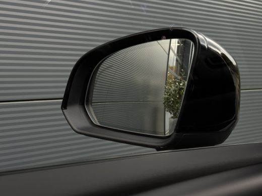 Volvo  XC40 Recharge Ultimate 70 kWh | Audio installatie premium | Cruise control adaptief met Stop&Go en stu... ActivLease financial lease