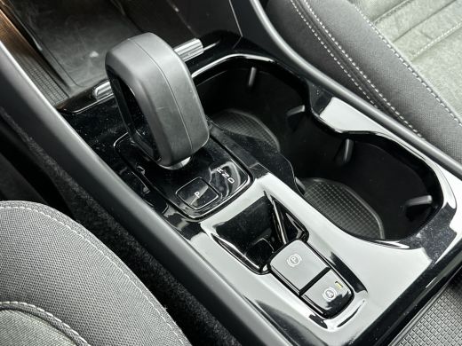 Volvo  XC40 T4 Recharge Plus Bright | 18" | Elektrisch verstelbare stoelen | Trekhaak | Harman Kardon | Adapt... ActivLease financial lease