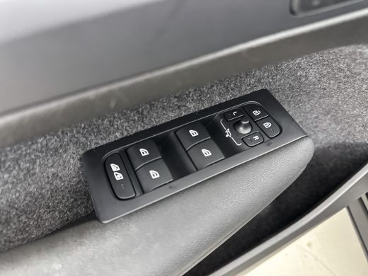 Volvo  XC40 T4 Recharge Plus Bright | 18" | Elektrisch verstelbare stoelen | Trekhaak | Harman Kardon | Adapt... ActivLease financial lease