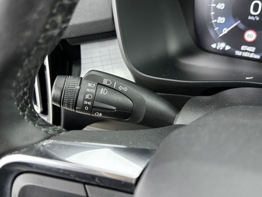 Volvo  XC40 T4 Recharge Plus Bright | 18" | Elektrisch verstelbare stoelen | Trekhaak | Harman Kardon | Adapt... ActivLease financial lease