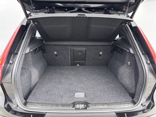 Volvo  XC40 T4 Recharge Plus Bright | 18" | Elektrisch verstelbare stoelen | Trekhaak | Harman Kardon | Adapt... ActivLease financial lease