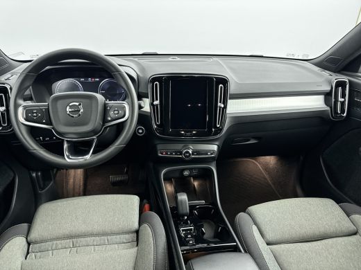 Volvo  XC40 T4 Recharge Plus Dark | 18" | Elektrisch verstelbare stoelen | Harman Kardon | Trekhaak | Adaptie... ActivLease financial lease