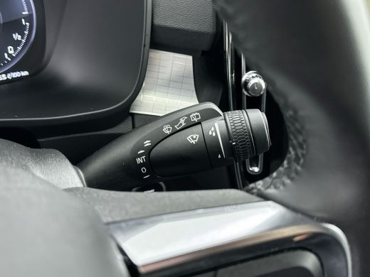 Volvo  XC40 T4 Recharge Plus Dark | 18" | Elektrisch verstelbare stoelen | Harman Kardon | Trekhaak | Adaptie... ActivLease financial lease