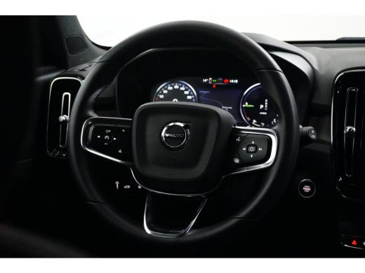 Volvo  XC40 T5 Plus Dark Recharge Plug-In Hybrid 2WD | Trekhaak | PDC V+A en Camera | BLIS | Adaptive cruisco... ActivLease financial lease