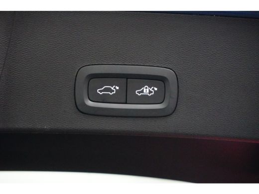 Volvo  XC40 T5 Plus Dark Recharge Plug-In Hybrid 2WD | Trekhaak | PDC V+A en Camera | BLIS | Adaptive cruisco... ActivLease financial lease