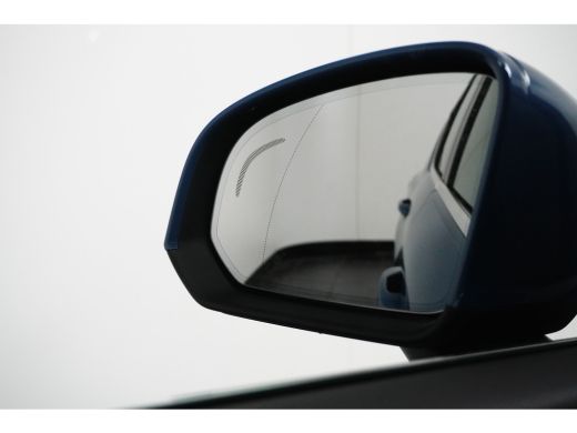 Volvo  XC40 T5 Plus Dark Recharge Plug-In Hybrid 2WD | Trekhaak | PDC V+A en Camera | BLIS | Adaptive cruisco... ActivLease financial lease