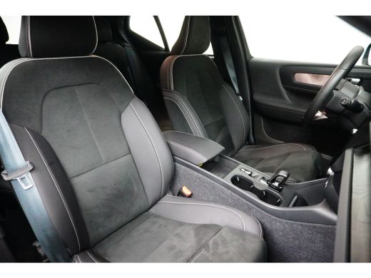 Volvo  XC40 T5 Plus Dark Recharge Plug-In Hybrid 2WD | Trekhaak | PDC V+A en Camera | BLIS | Adaptive cruisco... ActivLease financial lease