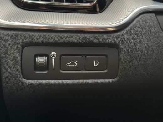 Volvo  XC60 2.0 T8 AWD Polestar Engineered | Trekhaak | HUD | Bowers & Wilkins | 360 | Full-LED | Achterbank ... ActivLease financial lease