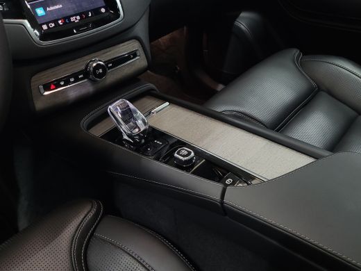 Volvo  XC90 2.0 T8 Plug-in Hybrid Ultimate Dark | Full Option! | Luchtvering | Trekhaak | Bowers&Wilkins | Ma... ActivLease financial lease