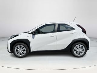 Toyota Aygo 1.0 VVT-i MT Play | Pure white | Nieuw uit voorraad leverbaar |