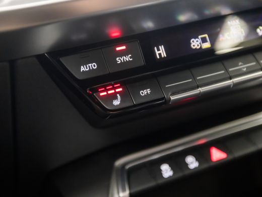 Audi A3 Sportback 30 TFSI S-Line Sport Automaat (2X S-LINE, APPLE CARPLAY, GROOT NAVI, LEDER, ADAPTIVE CR... ActivLease financial lease