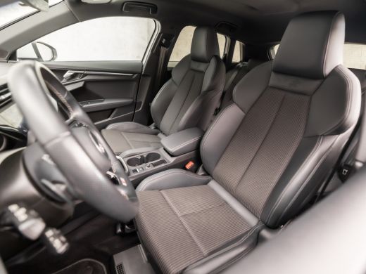 Audi A3 Sportback 30 TFSI S-Line Sport Automaat (2X S-LINE, APPLE CARPLAY, GROOT NAVI, LEDER, ADAPTIVE CR... ActivLease financial lease