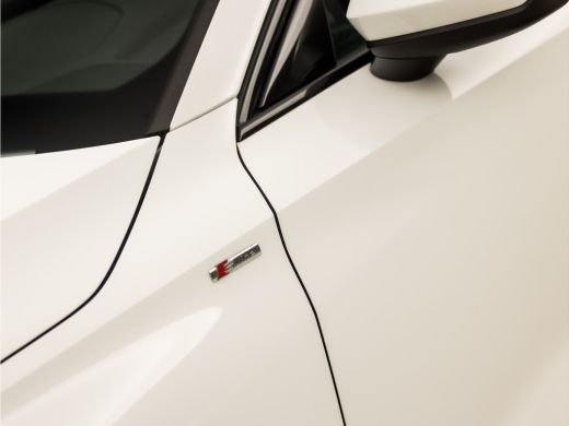 Audi A3 Sportback 30 TFSI S-Line Sport Automaat (2X S-LINE, APPLE CARPLAY, GROOT NAVI, LEDER, ADAPTIVE CR... ActivLease financial lease