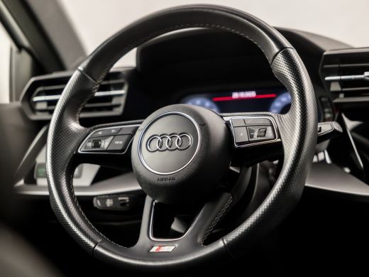 Audi A3 Sportback 30 TFSI S-Line Sport Automaat (2X S-LINE, APPLE CARPLAY, GROOT NAVI, LEDER, ADAPTIVE CR... ActivLease financial lease