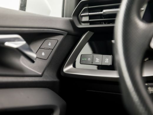 Audi A3 Sportback 30 TFSI S-Line Sport Automaat (2X S-LINE, APPLE CARPLAY, GROOT NAVI, LEDER, ADAPTIVE CR... ActivLease financial lease