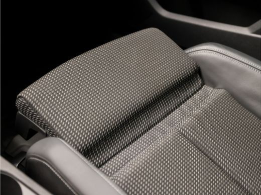 Audi A3 Sportback 30 TFSI S-Line Sport Automaat (2X S-LINE, APPLE CARPLAY, GROOT NAVI, LEDER, ADAPTIVE CR... ActivLease financial lease