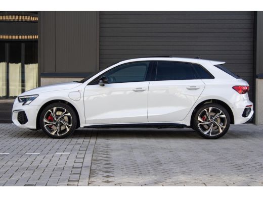 Audi A3 Sportback 45 TFSI e Sedition Comp. PANO MATRIX S LINE CAMERA ActivLease financial lease