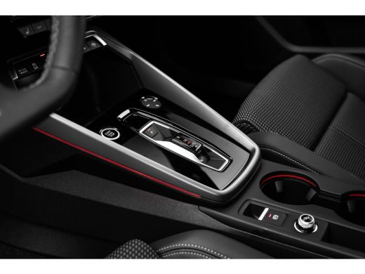 Audi A3 Sportback S edition | Aluminium optiek in het interieur | Assistentiepakket Rijden en Parkeren Pl... ActivLease financial lease