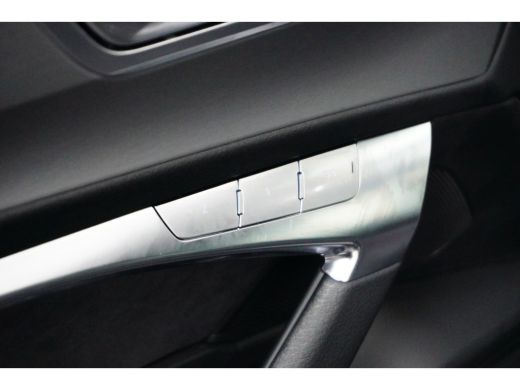 Audi A6 Avant 55 TFSIe 367PK Quattro Competition TREKHAAK | S-LINE | PANORAMADAK | FABRIEKSNAVIGATIE ActivLease financial lease