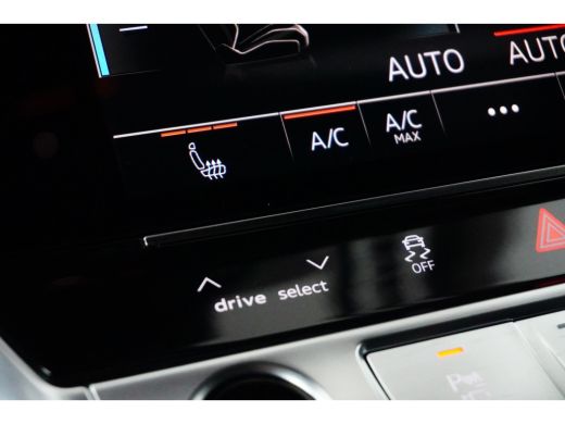 Audi A6 Avant 55 TFSIe 367PK Quattro Competition TREKHAAK | S-LINE | PANORAMADAK | FABRIEKSNAVIGATIE ActivLease financial lease