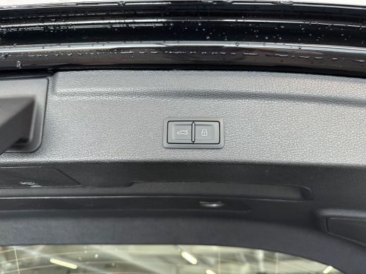 Audi Q3 45 245pk TFSI e S Edition Adaptive cruise control | MMI navigatie plus | Stoelverwarming voorin ActivLease financial lease