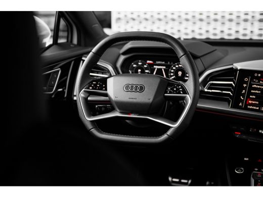Audi Q4 e-tron S edition Competition | Achterklep, automatisch bedienbaar | Achteruitrijcamera | Adaptive cruise... ActivLease financial lease