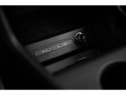 Audi Q4 e-tron S edition Competition | Achterklep, automatisch bedienbaar | Achteruitrijcamera | Adaptive cruise... ActivLease financial lease