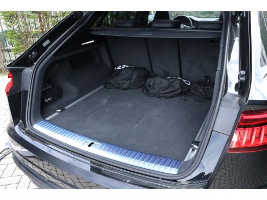 Audi Q8 60 TFSI e quattro Pro Line S Competition Carbon | Trekhaak | Pano | ACC | Valcona Leder | Luchtve... ActivLease financial lease