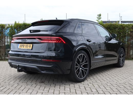 Audi Q8 60 TFSI e quattro Pro Line S Competition Carbon | Trekhaak | Pano | ACC | Valcona Leder | Luchtve... ActivLease financial lease
