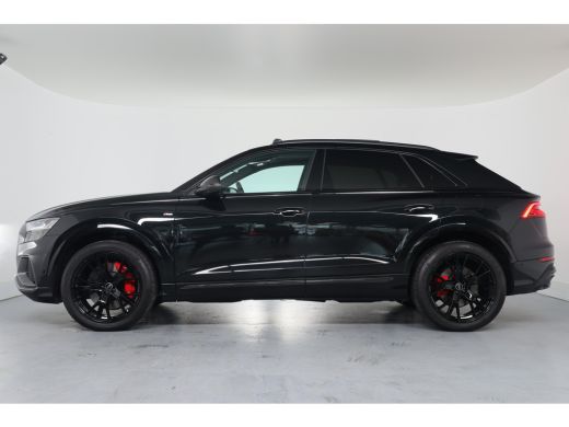 Audi Q8 60 TFSI e quattro Pro Line S Competition | Valcona | Panoramadak | Carbon | HUD | Trekhaak | Pano... ActivLease financial lease