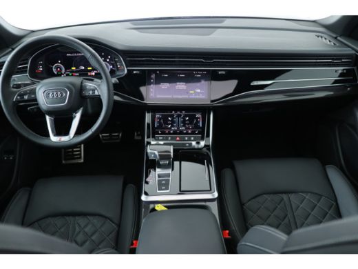 Audi Q8 60 TFSI e quattro Pro Line S Competition | Valcona | Panoramadak | Carbon | HUD | Trekhaak | Pano... ActivLease financial lease