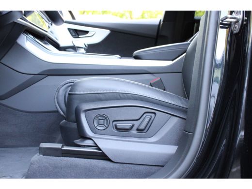 Audi Q8 60 TFSIe QUATTRO S Competition TREKHAAK ELEKTR | ELEKTR KELP | 22'' LMV | ADAPTIVE CRUISE | STOEL... ActivLease financial lease