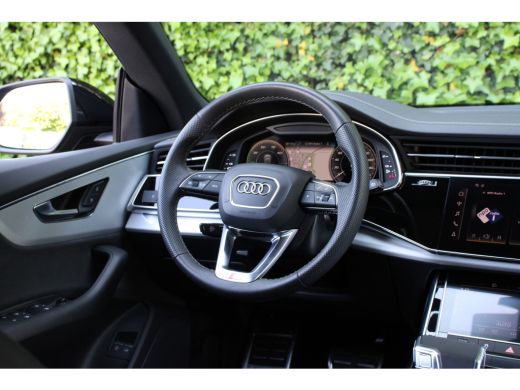 Audi Q8 60 TFSIe QUATTRO S Competition TREKHAAK ELEKTR | ELEKTR KELP | 22'' LMV | ADAPTIVE CRUISE | STOEL... ActivLease financial lease
