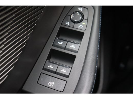 BMW 1 Serie 120 M Sport Automaat / Sportstoelen / Achteruitrijcamera / M Adaptief onderstel / Stoelverwarming ActivLease financial lease