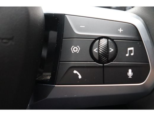 BMW 1 Serie 120 M Sport Automaat / Sportstoelen / Achteruitrijcamera / M Adaptief onderstel / Stoelverwarming ActivLease financial lease