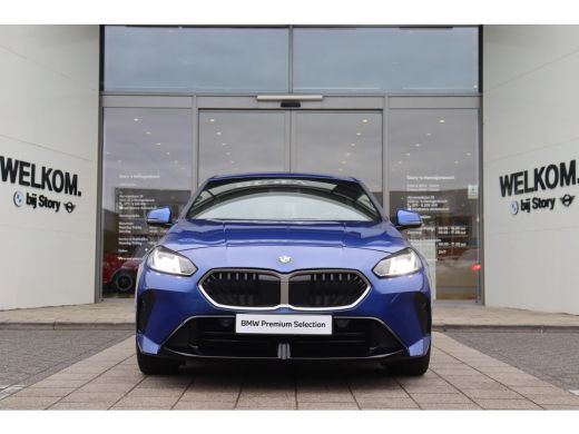 BMW 1 Serie 120 M Sport Automaat / Sportstoelen / Achteruitrijcamera / M Adaptief onderstel / Stoelverwarming ActivLease financial lease