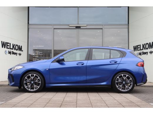BMW 1 Serie 120 M Sport Automaat / Sportstoelen / Achteruitrijcamera / M Adaptief onderstel / Stoelverwarming ActivLease financial lease