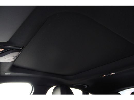 BMW i4 eDrive40 M Sport / Schuif-kanteldak / Achteruitrijcamera / Comfort Access / Adaptieve LED / Stoel... ActivLease financial lease