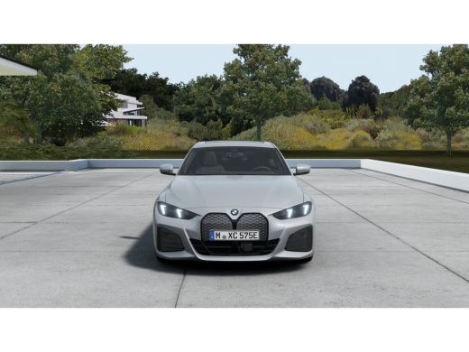 BMW i4 eDrive40 M Sport / Schuif-kanteldak / Achteruitrijcamera / Comfort Access / Adaptieve LED / Stoel... ActivLease financial lease