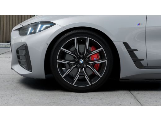 BMW i4 eDrive40 M Sport / Schuif-kanteldak / Achteruitrijcamera / Comfort Access / Adaptieve LED / Stoel... ActivLease financial lease