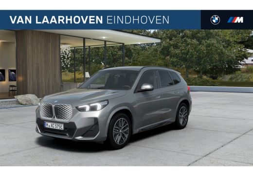 BMW iX1 eDrive20 M Sport / Sportstoelen / Achteruitrijcamera / M Adaptief onderstel / Comfort Access / Ad...